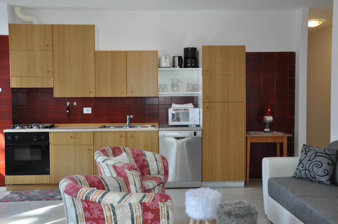 El Ladinia Someda Apartment *
